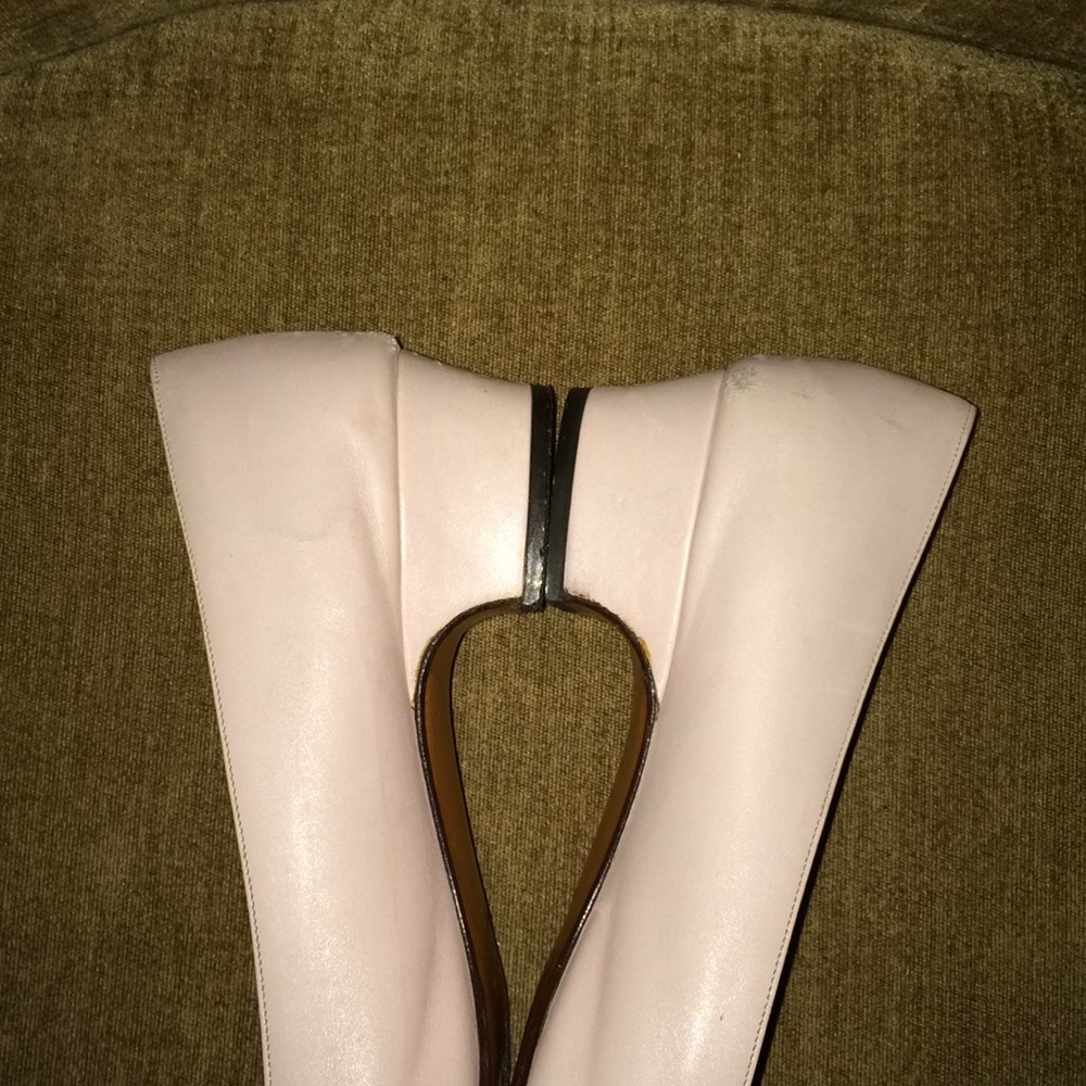 Ballerina styled bow shoes by Ferragamo - Picture 6 of 7